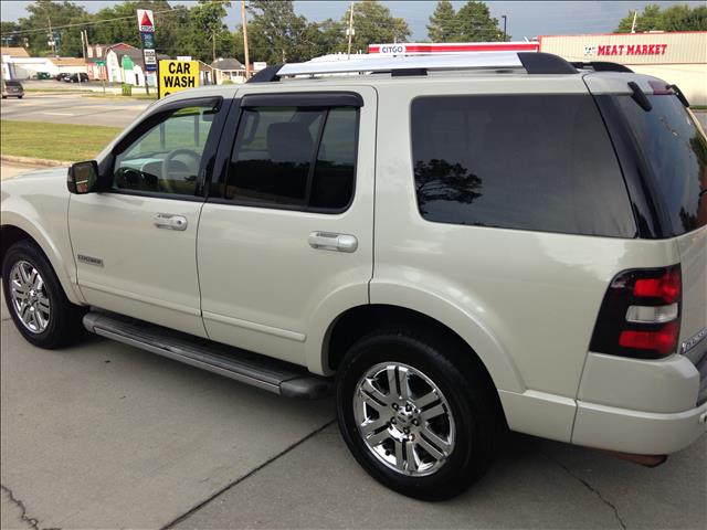 Ford Explorer Supercab XLT 4WD SUV