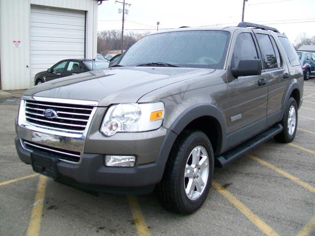 Ford Explorer ESi Sport Utility