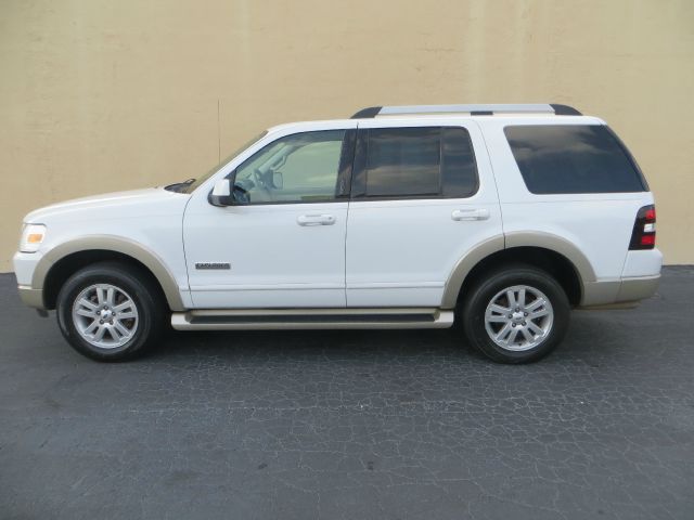 Ford Explorer 2500 4WD SUV