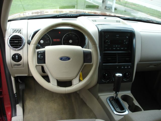 Ford Explorer 2006 photo 2