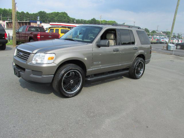 Ford Explorer LT CREW 25 SUV