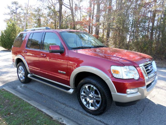 Ford Explorer 2500 4WD SUV