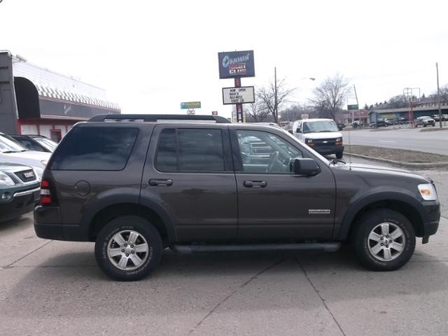 Ford Explorer ESi SUV