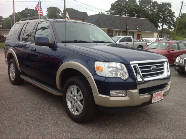 Ford Explorer 2500 4WD SUV