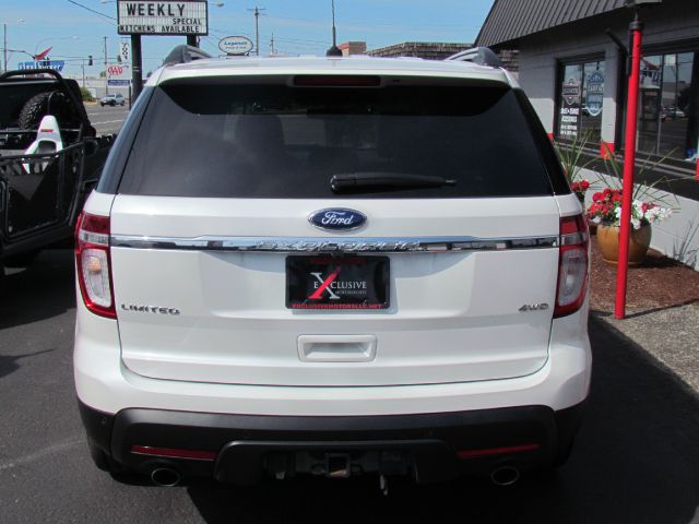 Ford Explorer Super SUV