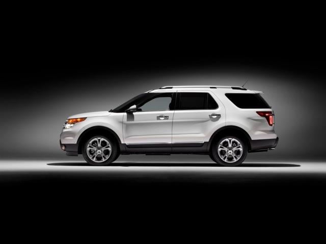 Ford Explorer 2LT 4x4 Truck SUV