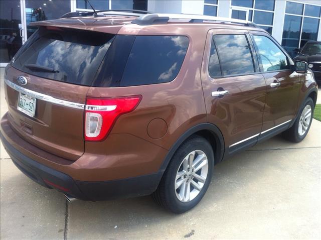 Ford Explorer 2011 photo 0