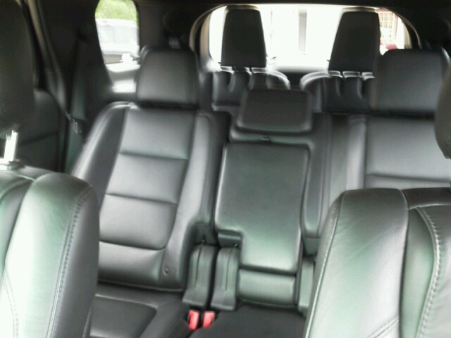 Ford Explorer SLT 25 SUV