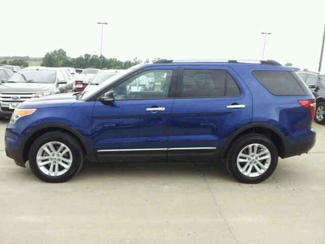 Ford Explorer ESi SUV