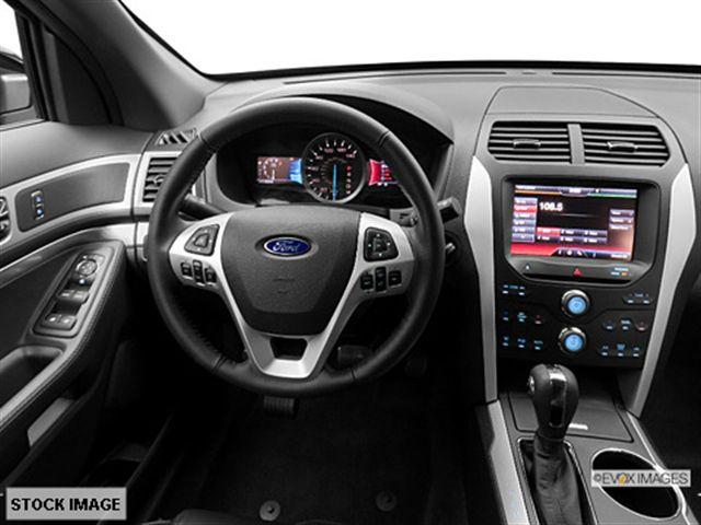 Ford Explorer 2013 photo 1
