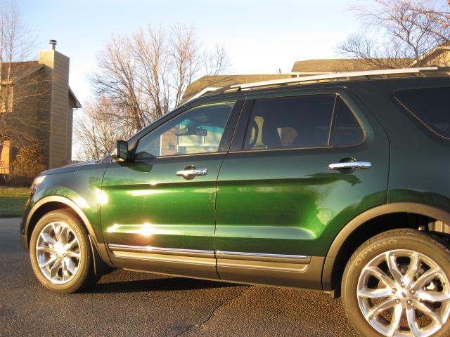 Ford Explorer SLT 25 SUV