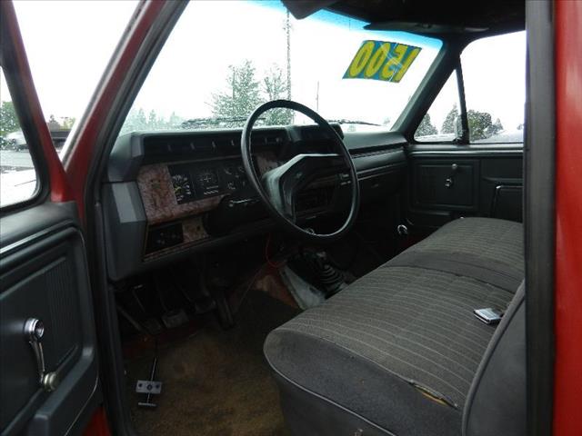 Ford F-150 1985 photo 2