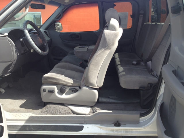 Ford F-150 2002 photo 2