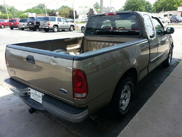 Ford F-150 XLT Supercrew Short Bed 2WD Pickup Truck