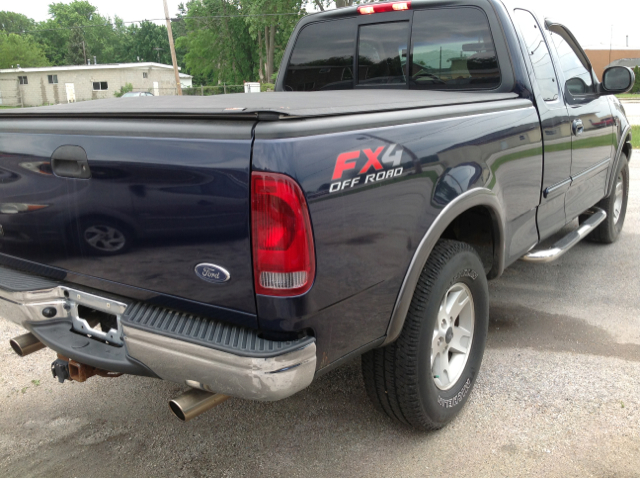 Ford F-150 XL 2WD Reg Cab Pickup Truck