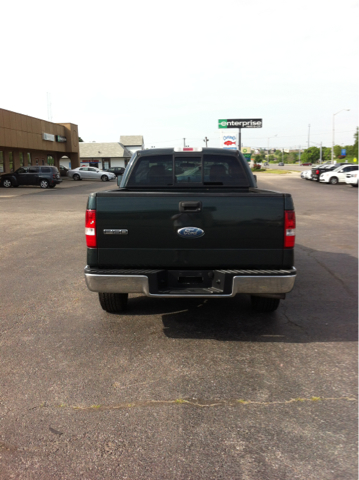 Ford F-150 SLE- 4X4 Pickup Truck