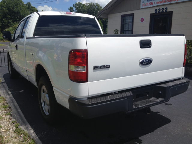 Ford F-150 SLE- 4X4 Pickup Truck