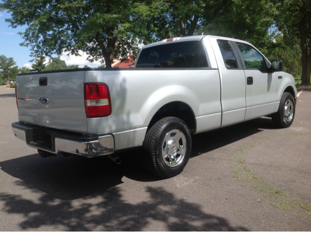 Ford F-150 LX V6 Coupe Pickup Truck