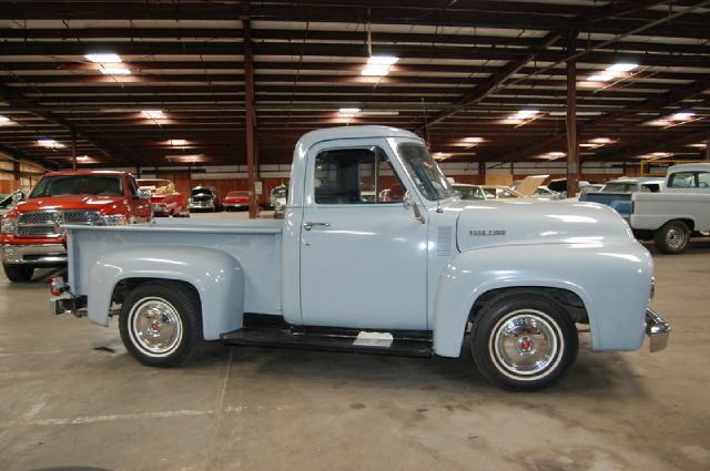 Ford F100 1953 photo 2