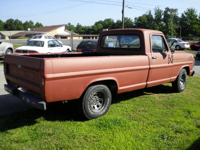 Ford F100 1967 photo 1