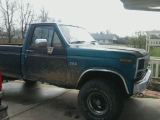 Ford F150 1985 photo 2