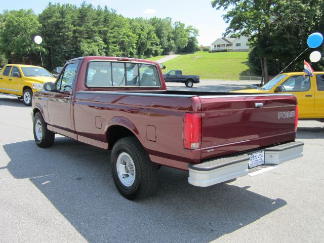 Ford F150 103 WB XLT Pickup Truck