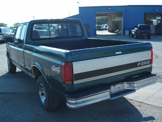 Ford F150 SLT 1 Ton Dually 4dr 35 Pickup Truck