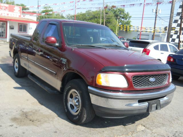 Ford F150 LT Z-71 Crew Cab 4x4 Pickup Truck