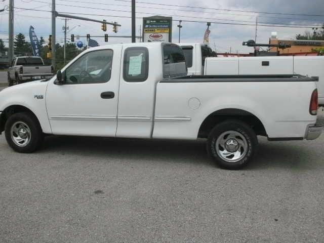 Ford F150 2.4 LX Pickup Truck