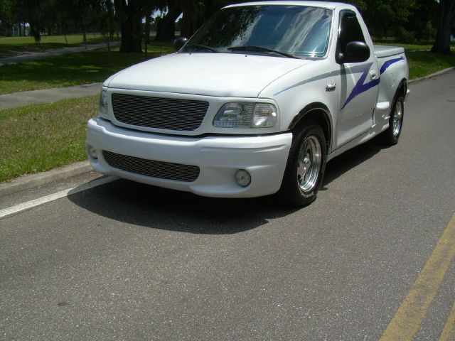 Ford F150 LT Crew Cab Pickup Truck