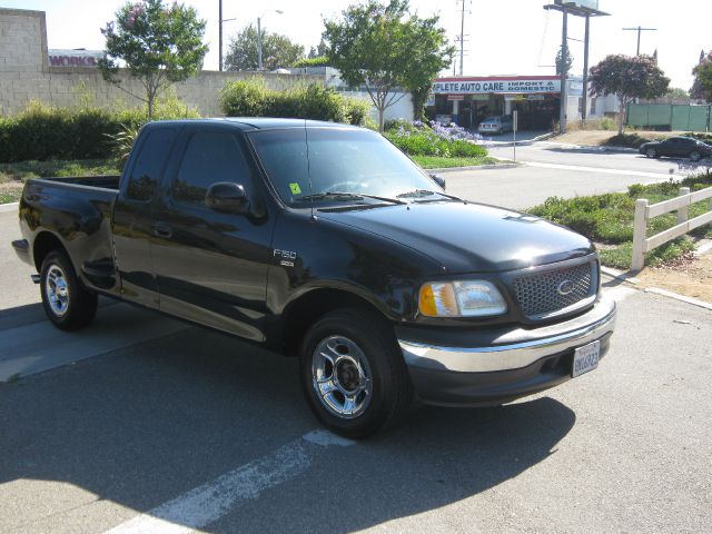 Ford F150 SLE 5.3L V8 4WD 9 Passenger ABS TC Pickup Truck