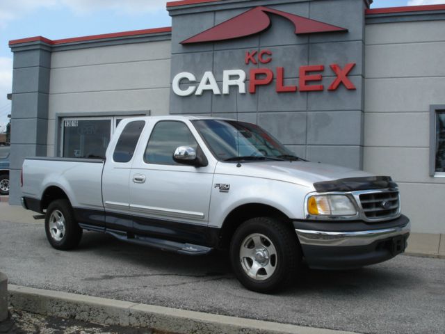 Ford F150 LT Z-71 Crew Cab 4x4 Pickup Truck