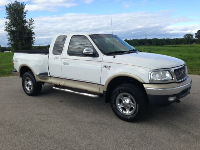 Ford F150 XLS 4D Sedan Pickup Truck