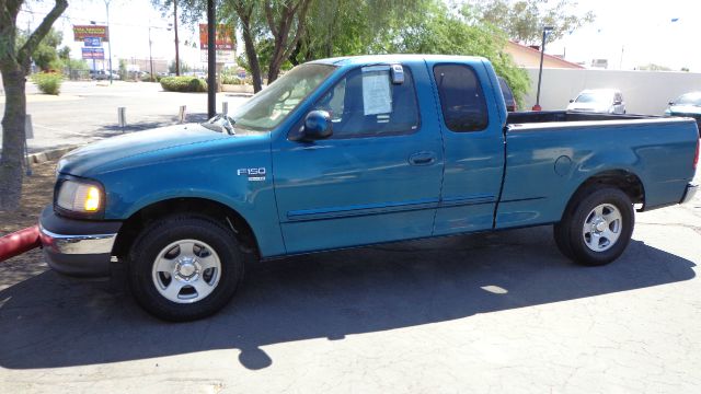 Ford F150 LT Z-71 Crew Cab 4x4 Pickup Truck