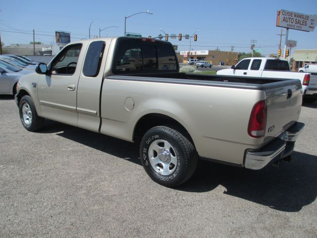 Ford F150 LT Z-71 Crew Cab 4x4 Pickup Truck