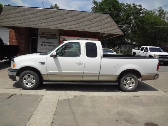 Ford F150 LT Z-71 Crew Cab 4x4 Pickup Truck