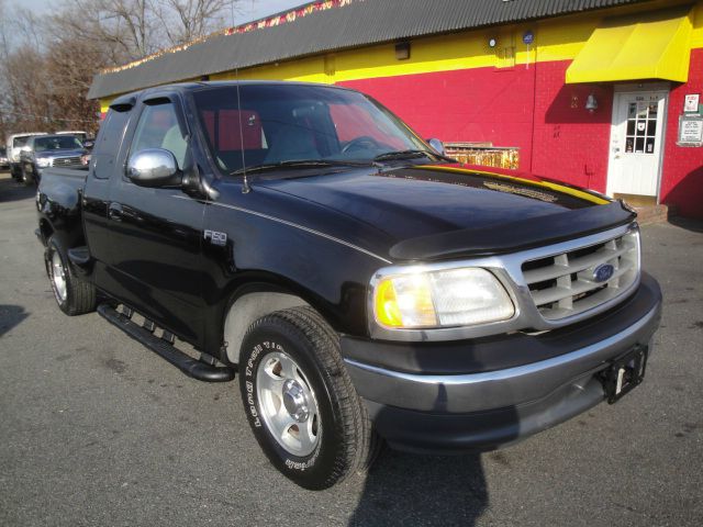 Ford F150 2000 photo 2