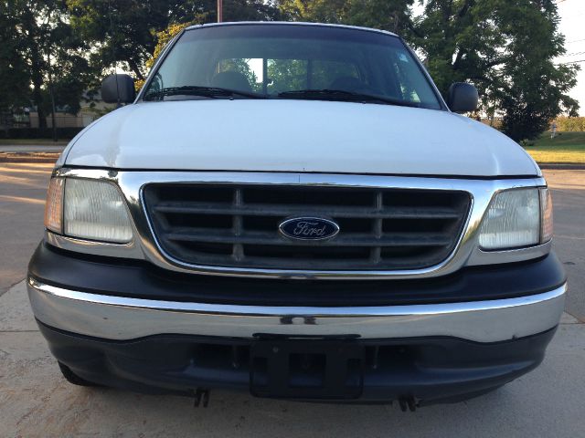 Ford F150 2000 photo 2