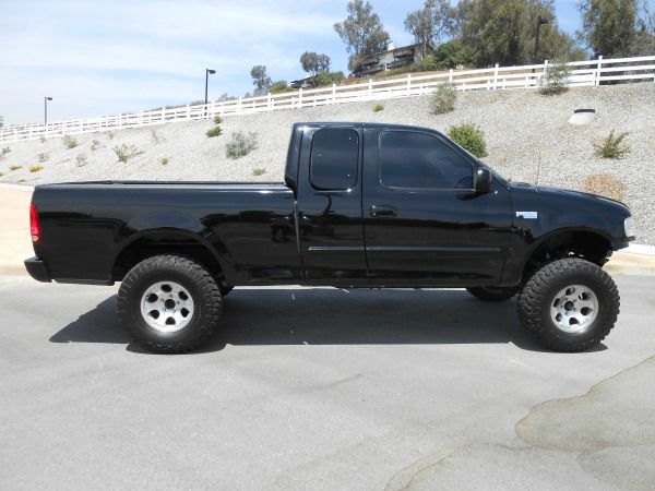 Ford F150 2001 photo 2