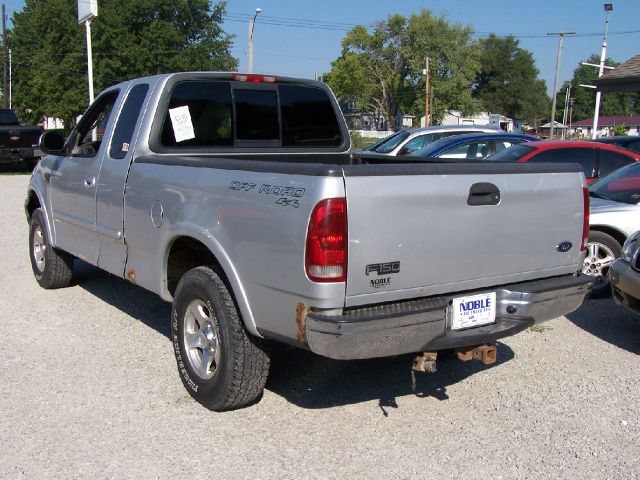 Ford F150 SLT 1 Ton Dually 4dr 35 Pickup Truck