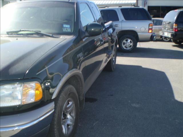 Ford F150 2001 photo 2