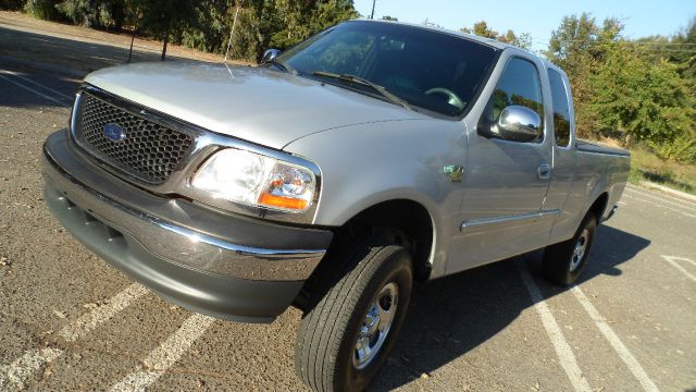 Ford F150 2001 photo 1