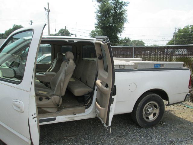 Ford F150 LT Z-71 Crew Cab 4x4 Pickup Truck