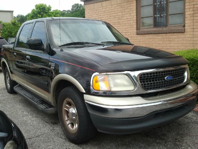 Ford F150 Club Cab 131 WB Pickup Truck