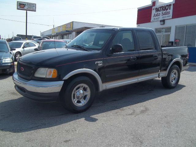 Ford F150 Club Cab 131 WB Pickup Truck