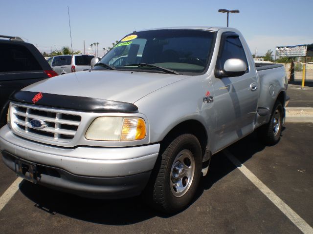 Ford F150 2001 photo 2