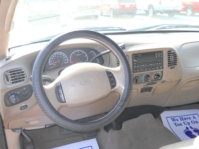 Ford F150 2001 photo 2