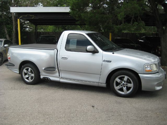 Ford F150 2001 photo 2