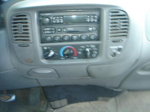 Ford F150 2001 photo 2