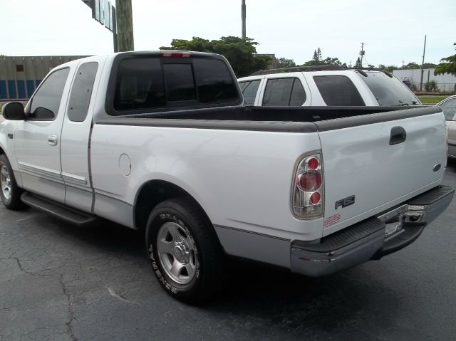 Ford F150 2001 photo 1